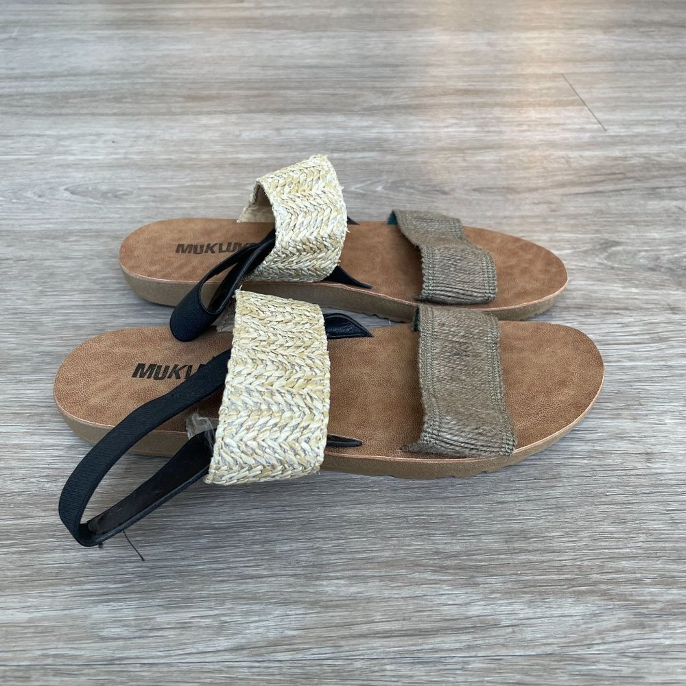 MukLuks Sandals w/ Heel Strap Size 8 Womens Neutral Colors